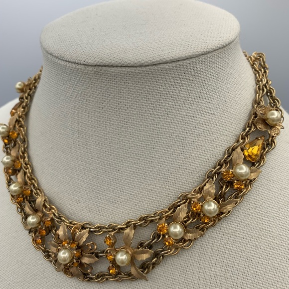 3/$30 Vintage Faux Pearl & Rhinestone Necklace - Picture 1 of 5